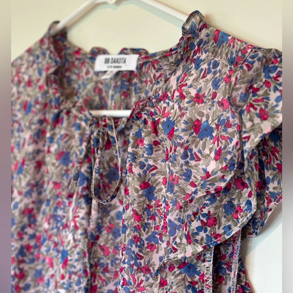 BB Dakota Floral Midi Dress - Ditzy Floral- keyhole/ tie. Size XL